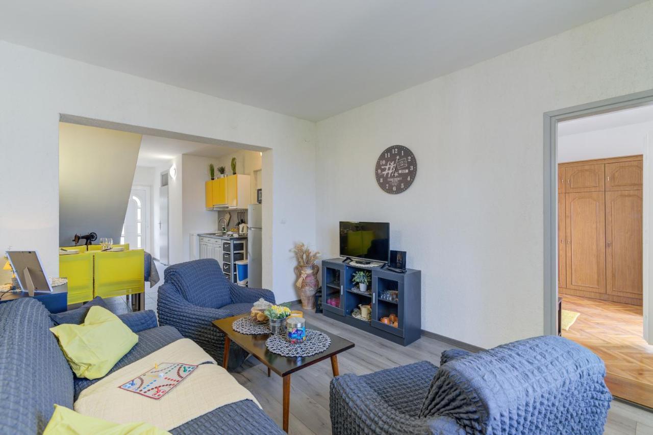 Apartman Sunce 塞尼 外观 照片