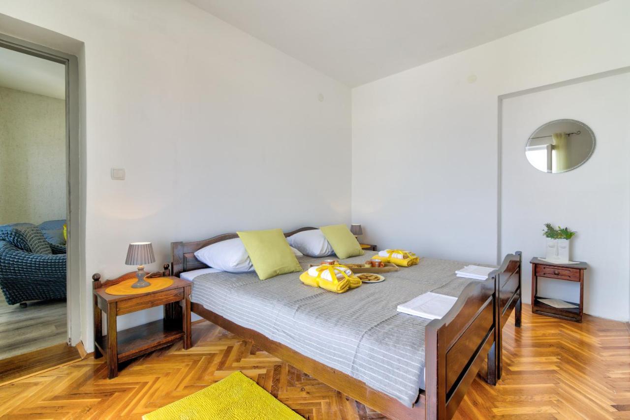 Apartman Sunce 塞尼 外观 照片