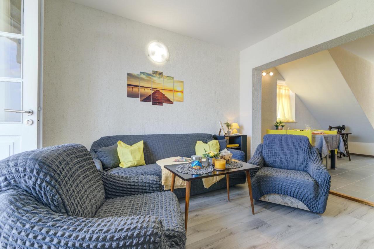 Apartman Sunce 塞尼 外观 照片