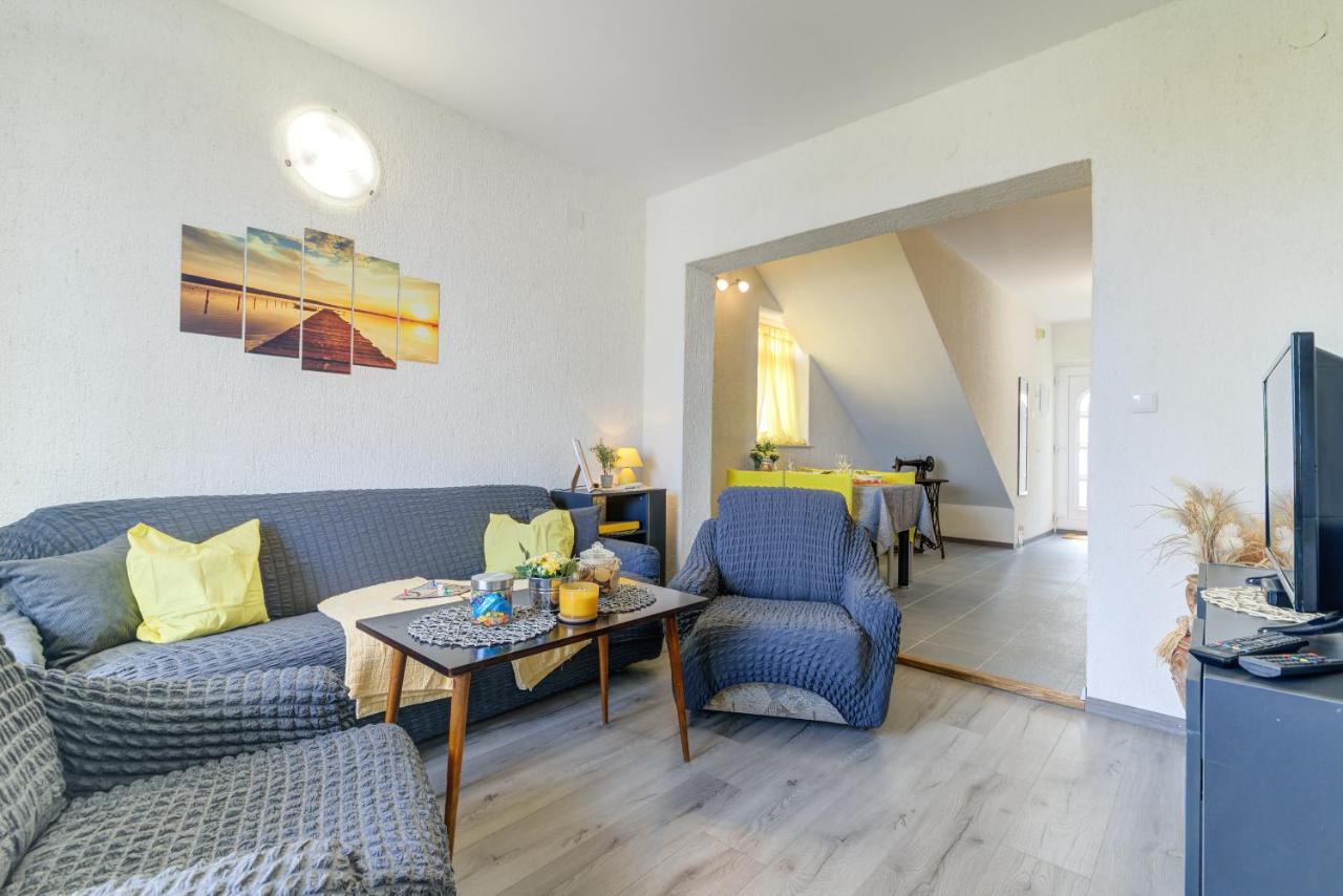 Apartman Sunce 塞尼 外观 照片