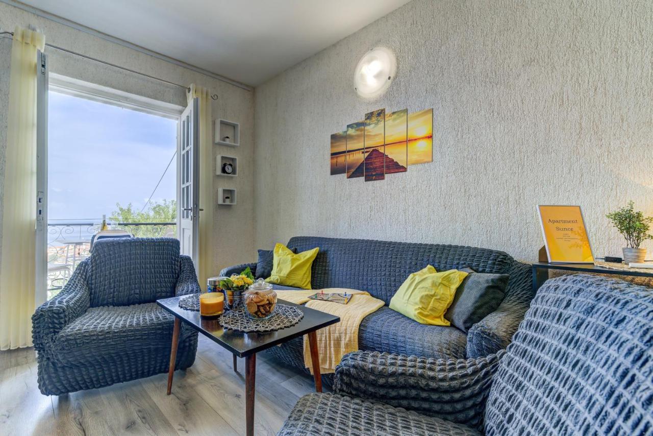Apartman Sunce 塞尼 外观 照片