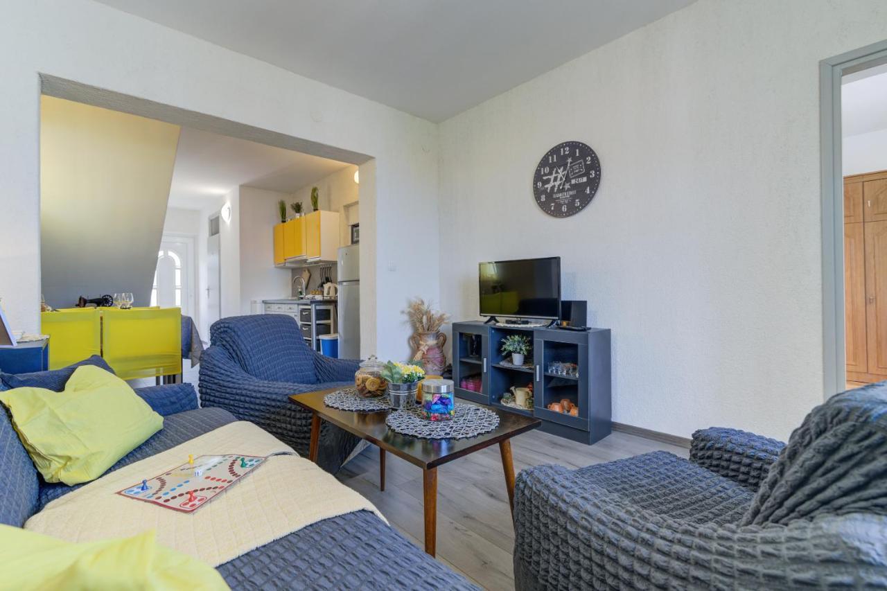 Apartman Sunce 塞尼 外观 照片